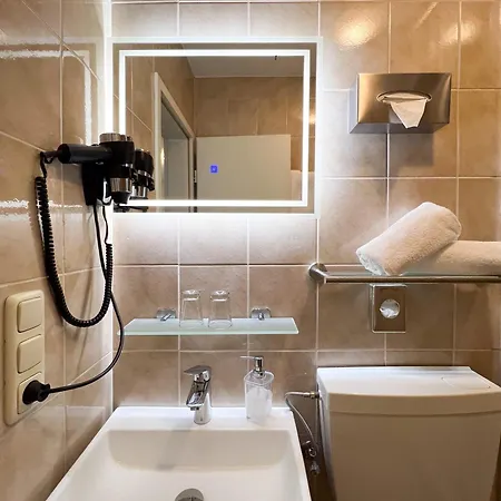 Sieben Am Hotell