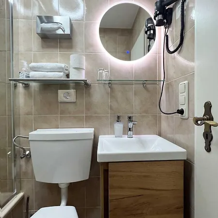 Sieben Am Hotell
